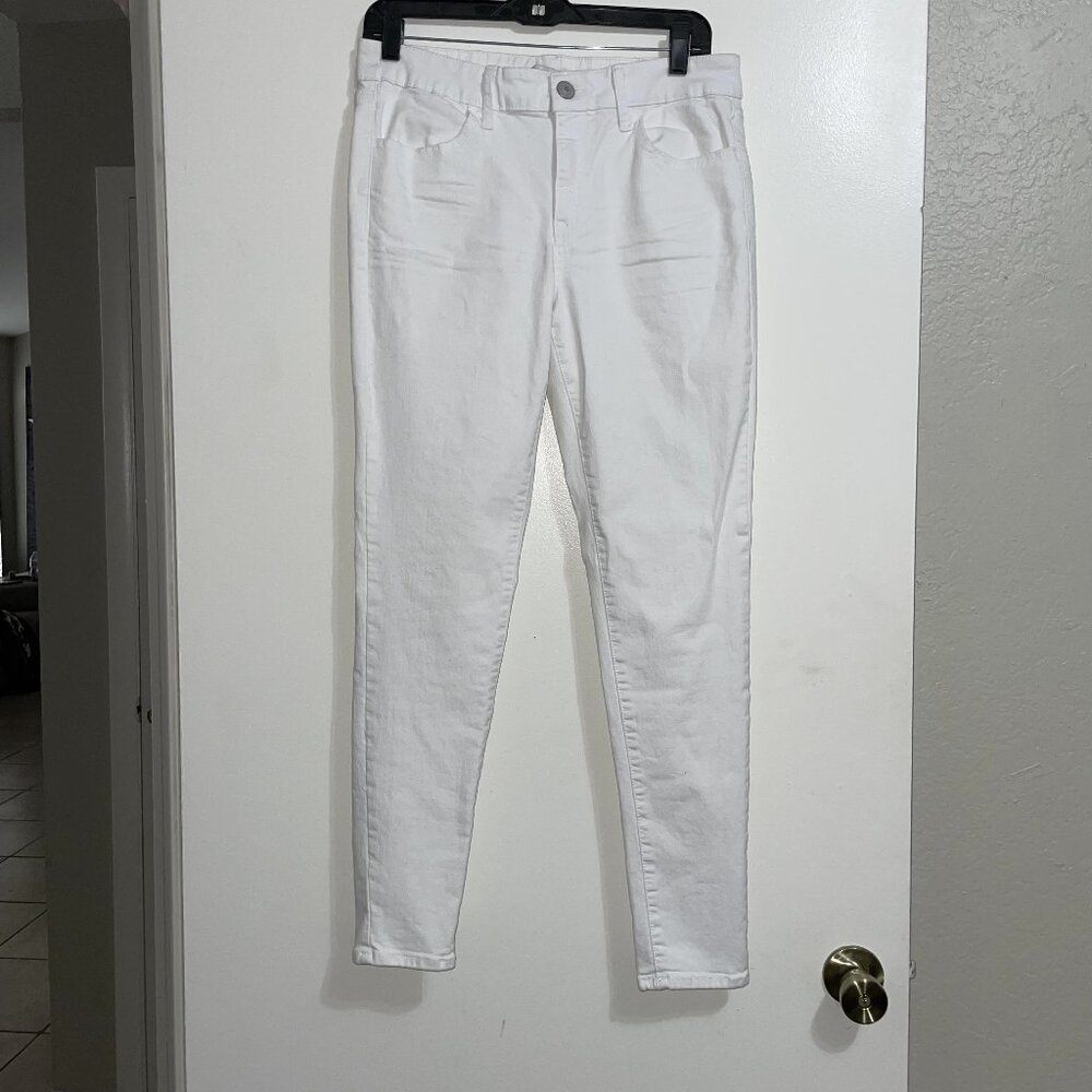 White skinny leg jeggins